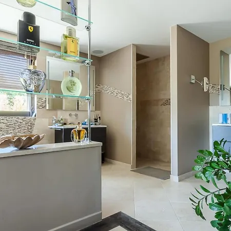 En Domaine Prive Avec Piscine Chauffee - En Domaine Prive Avec Piscine Chauffee Mae-2023 昂蒂布