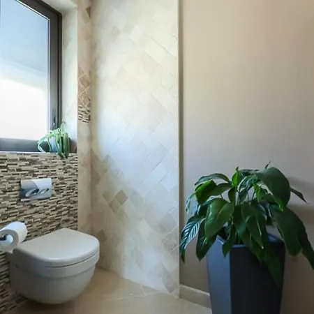 En Domaine Prive Avec Piscine Chauffee - En Domaine Prive Avec Piscine Chauffee Mae-2023 别墅 昂蒂布
